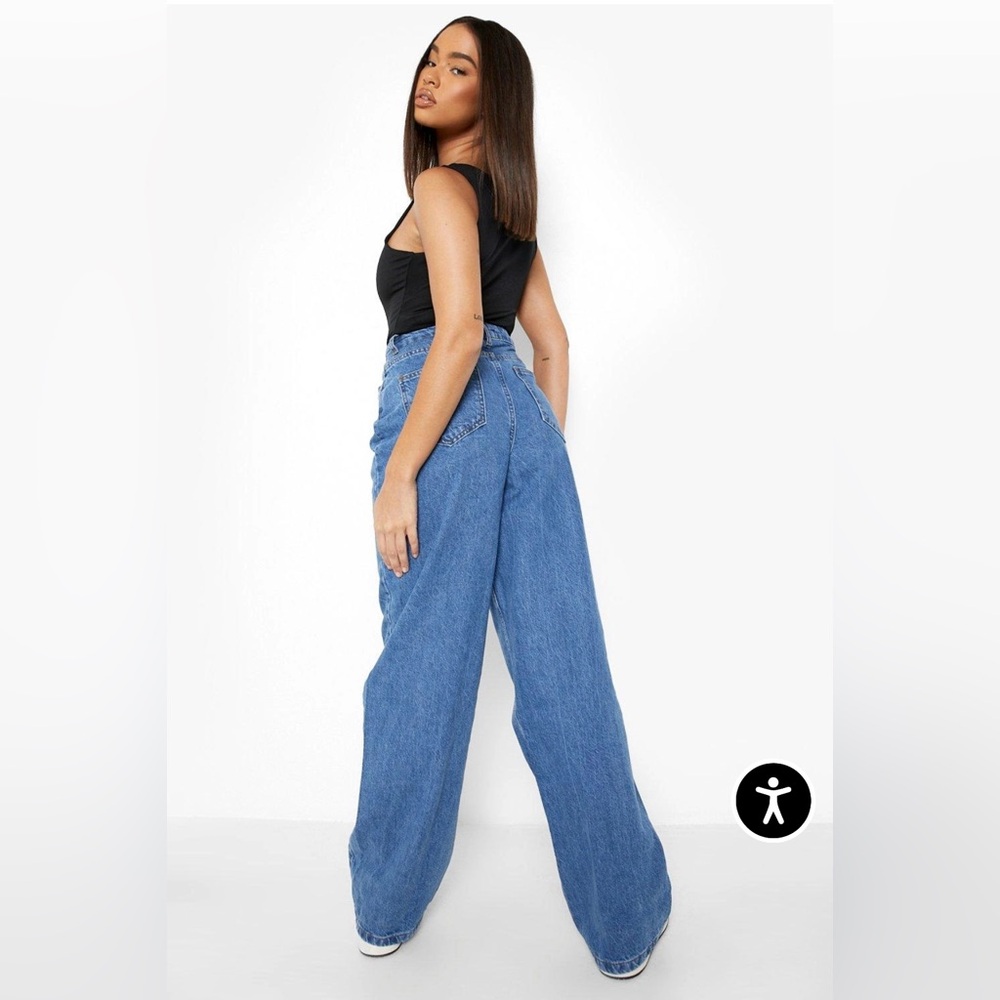 NWT Boohoo High Rise Relaxed Dad Jeans